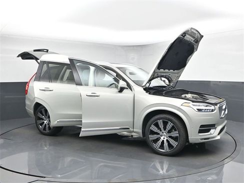 Used 2022 Volvo XC90 T6 Inscription w/ Advanced Package image 54
