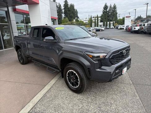 Certified 2024 Toyota Tacoma TRD Off-Road w/ TRD Off Road Premium Package AWD/4WD image 10