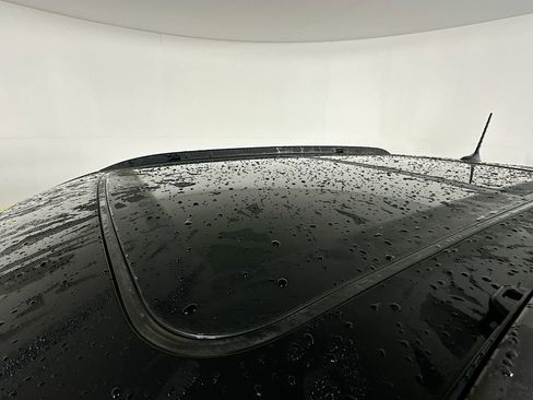 Certified 2022 Jeep Compass Limited w/ Sun and Sound Group image 33