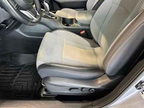 Used 2023 Subaru Outback Premium AWD/4WD image 9