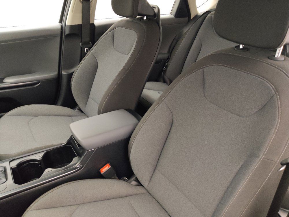 Used 2025 Kia K4 FWD image 17