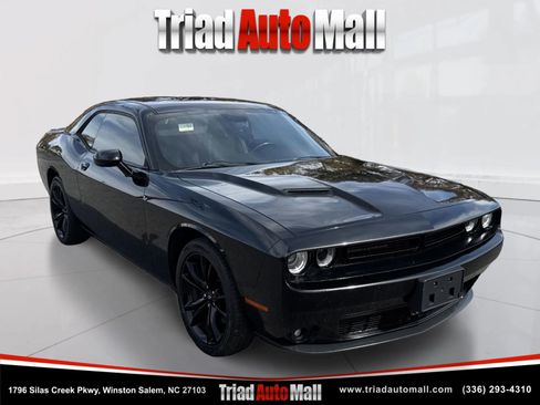 Used 2018 Dodge Challenger SXT Plus image 3