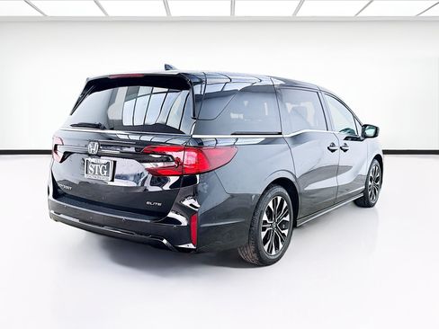 Used 2025 Honda Odyssey Elite image 4