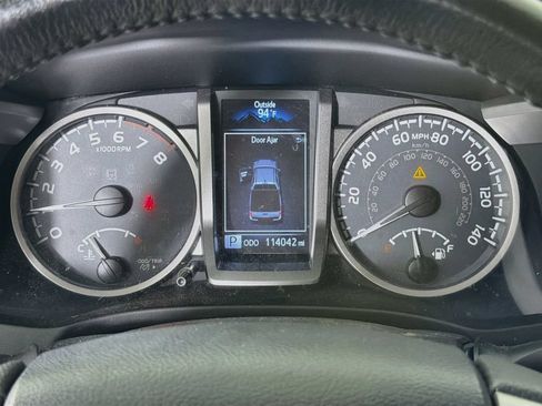 Used 2017 Toyota Tacoma SR5 w/ Tow Package AWD/4WD image 16