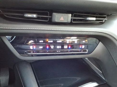 Used 2023 Buick Envision Avenir image 34