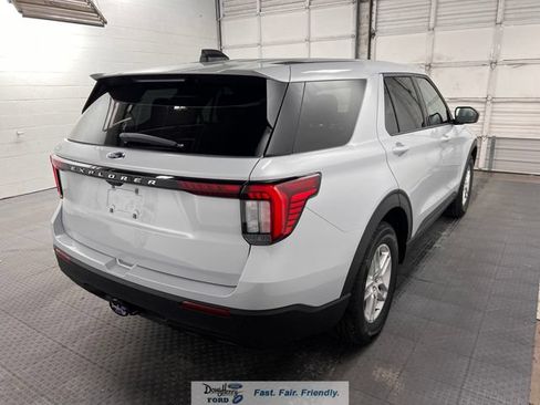New 2026 Ford Explorer Active RWD image 11