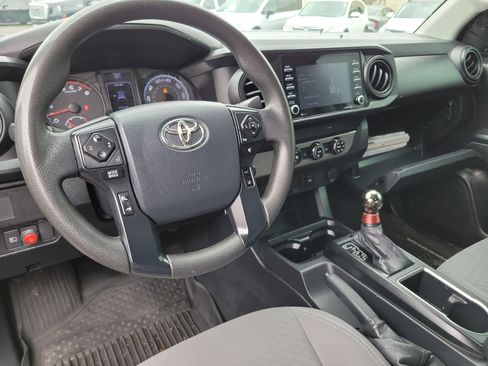 Used 2020 Toyota Tacoma SR w/ SR Convenience Package image 2