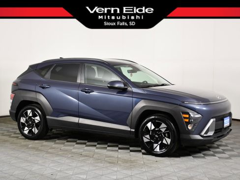 Used 2025 Hyundai Kona SEL image 1