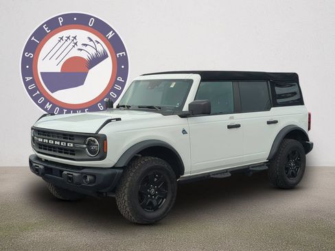 Used 2023 Ford Bronco Black Diamond AWD/4WD image 2
