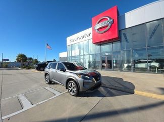 Used 2023 Nissan Rogue SV video 1