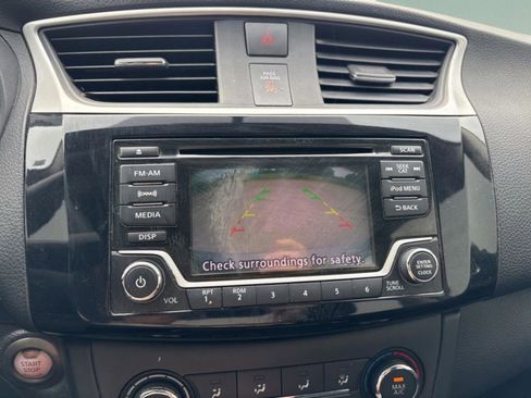 Used 2017 Nissan Sentra SV FWD image 17