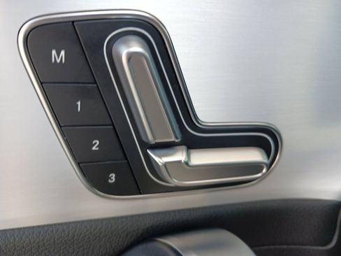 Used 2025 Mercedes-Benz CLA 250 image 32