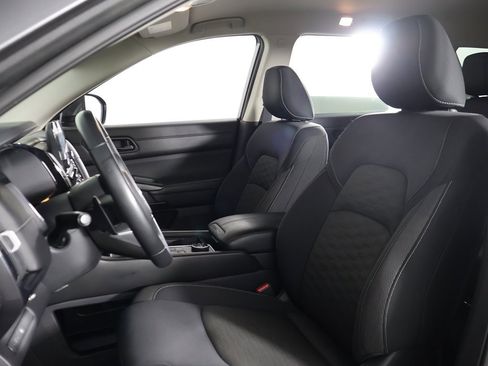 Used 2023 Nissan Pathfinder SV image 28