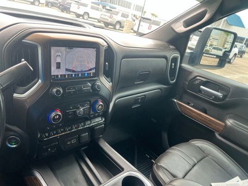 Used 2022 Chevrolet Silverado 3500 High Country w/ Technology Package AWD/4WD image 28