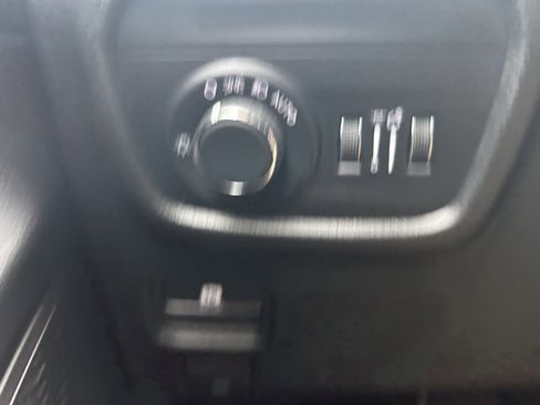 Used 2023 Jeep Grand Cherokee Laredo image 20