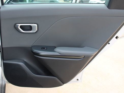 Used 2025 Kia K4 FWD image 34