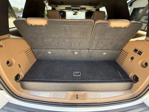 Used 2019 Cadillac Escalade Platinum image 44