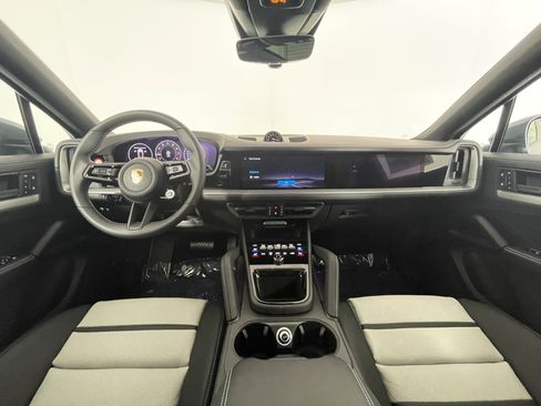 New 2026 Porsche Cayenne Coupe AWD/4WD image 13