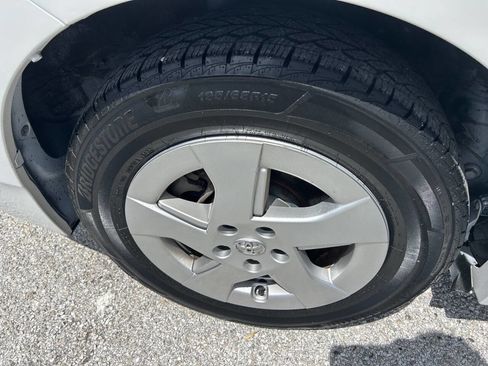 Used 2010 Toyota Prius FWD image 5