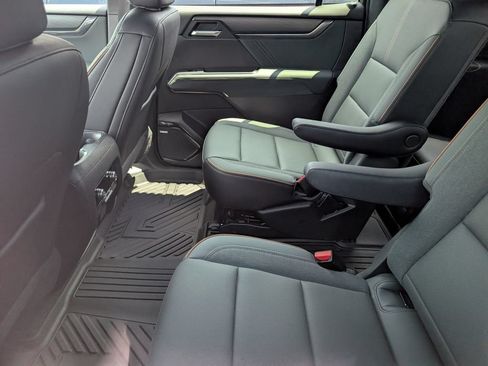 Used 2024 GMC Acadia AT4 AWD/4WD image 7