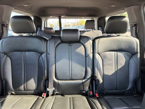 Used 2024 Jeep Wagoneer Series II w/ Flexible Seating Group RWD image 30