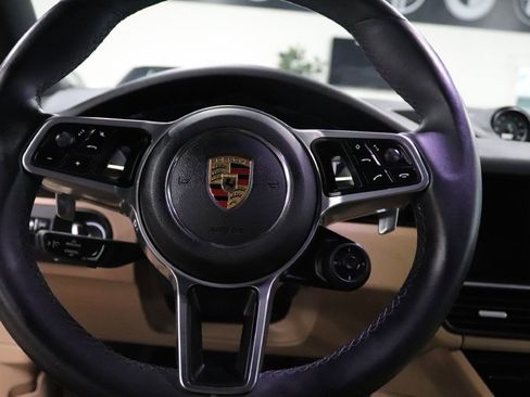 Used 2020 Porsche Cayenne E-HYBRID w/ Premium Plus Package image 26