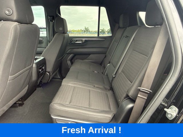 Used 2025 Chevrolet Tahoe LS RWD image 3
