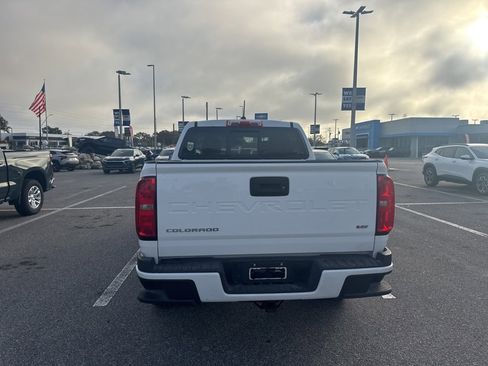 Used 2022 Chevrolet Colorado LT w/ LT Convenience Package image 6