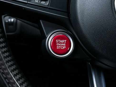 Used 2018 Alfa Romeo Giulia Quadrifoglio w/ Driver Assist Dynamic Package image 32