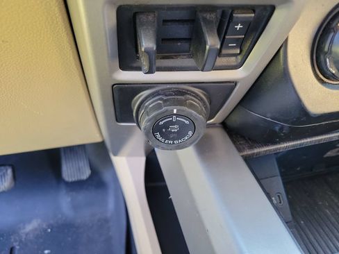 Used 2020 Ford F250 Lariat w/ Lariat Value Package AWD/4WD image 33