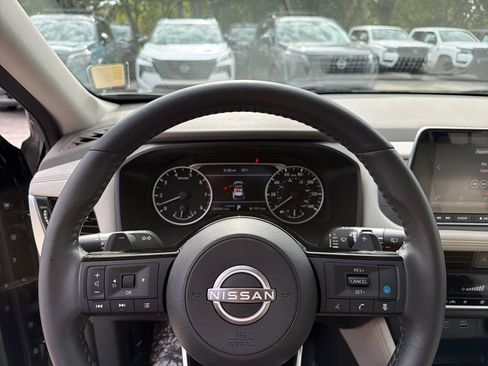 Certified 2023 Nissan Rogue SL FWD image 22