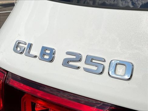 Used 2022 Mercedes-Benz GLB 250 4MATIC image 26