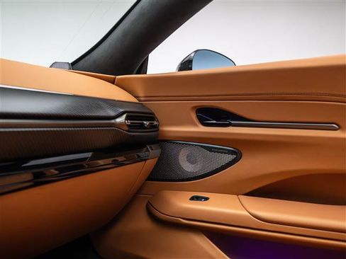 New 2026 Aston Martin V8 Vantage Convertible image 33