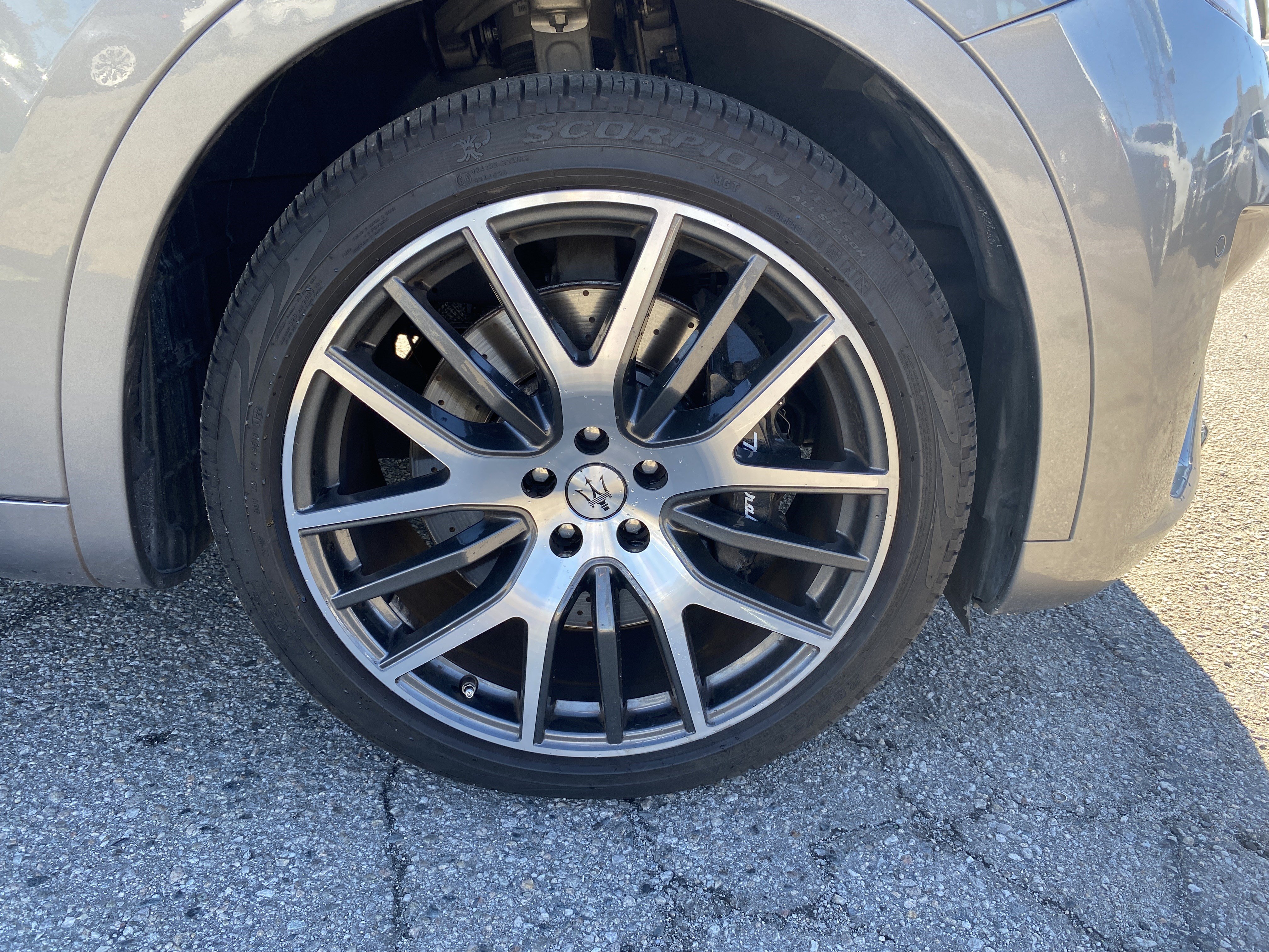 Used 2022 Maserati Levante Modena AWD/4WD image 24