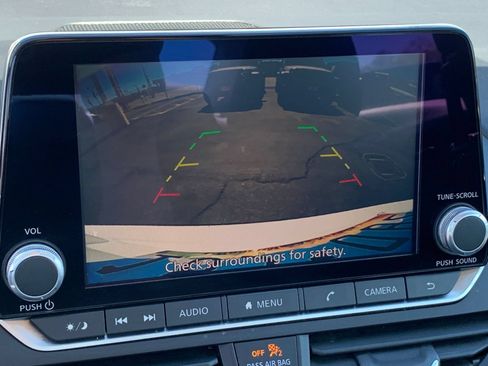 Used 2025 Nissan Altima 2.5 SV FWD image 24