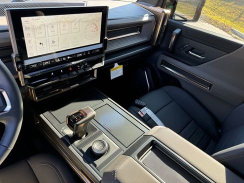 New 2025 GMC Hummer EV 2X image 32