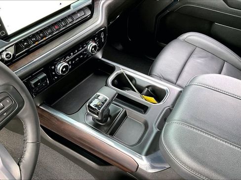 Used 2024 GMC Sierra 1500 SLT w/ SLT Premium Plus Package image 18