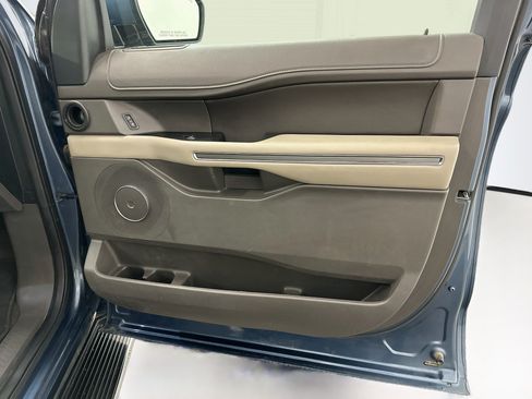 Used 2020 Ford Expedition XLT w/ Equipment Group 202A AWD/4WD image 36