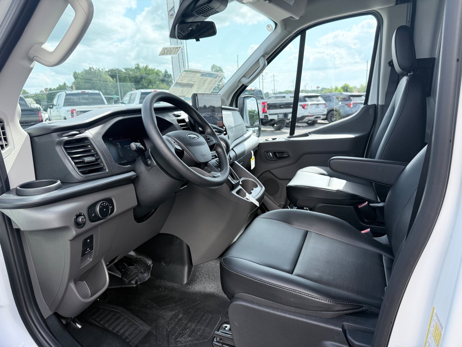 New 2026 Ford Transit 250 148 Medium Roof RWD image 9