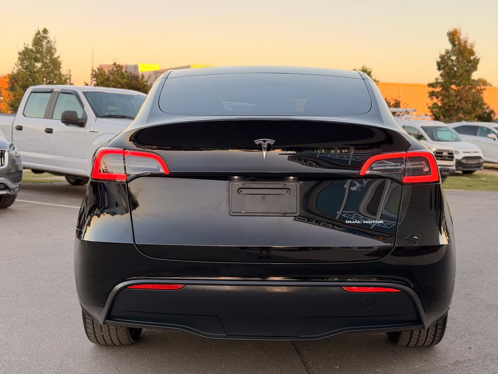 Used 2024 Tesla Model Y Long Range AWD/4WD image 8