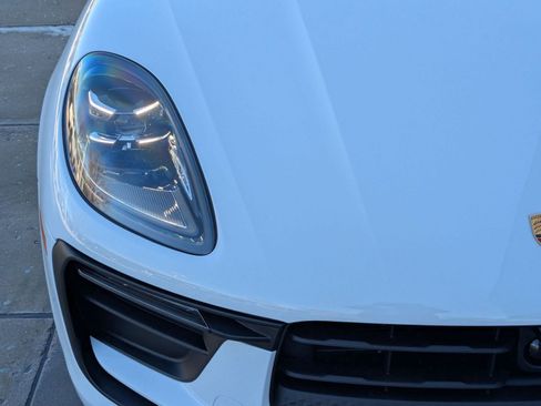 New 2026 Porsche Macan image 12