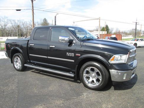 Used 2018 RAM 1500 Laramie w/ Convenience Group AWD/4WD image 13