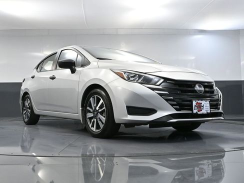 Used 2024 Nissan Versa S w/ S Plus Package image 51