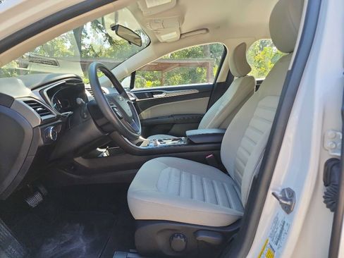 Used 2018 Ford Fusion S image 16