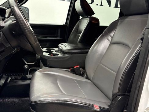 Used 2024 RAM 2500 Tradesman w/ Chrome Appearance Group image 31