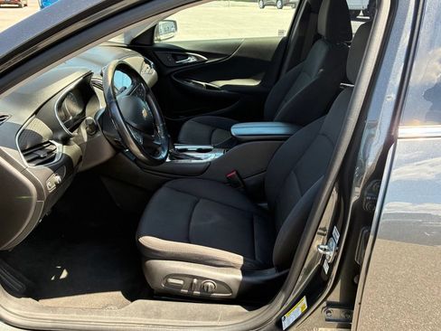 Used 2016 Chevrolet Malibu LT FWD image 16