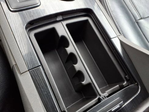 Used 2017 Chevrolet Traverse LT image 27