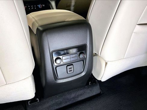 Used 2023 Buick Enclave Essence w/ Experience Buick Package image 33