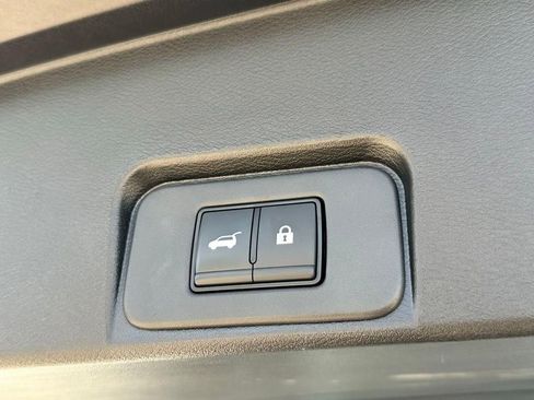 Used 2024 Nissan Rogue SV image 19