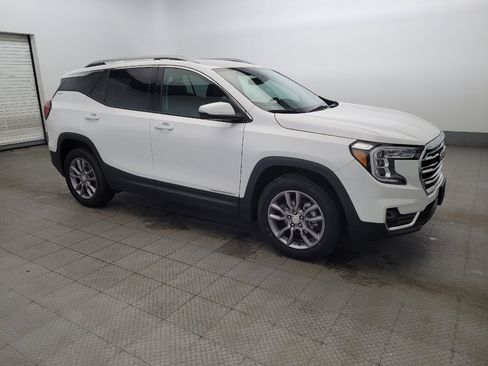 Used 2024 GMC Terrain SLT image 11